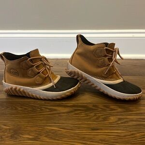 SOREL Women’s Out 'n About Duck Boots Navy/Tan Size 5 Waterproof Lace Up Low Top